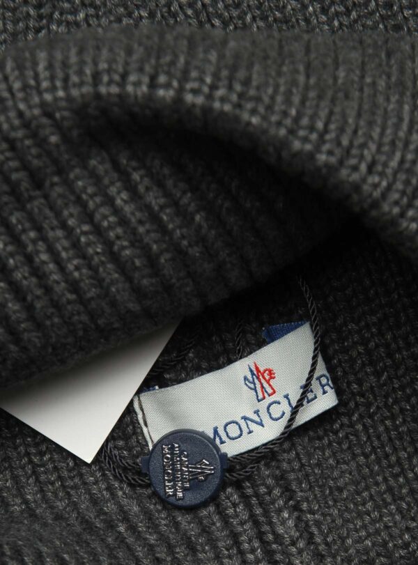 Beanie Tonal Rubber Logo Grey