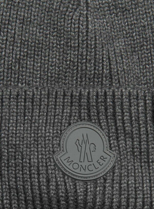 Beanie Tonal Rubber Logo Grey