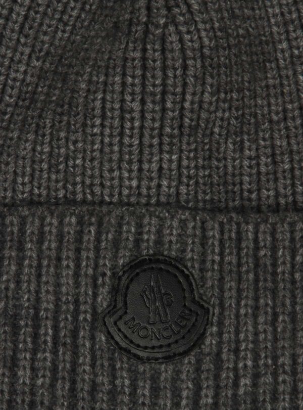 Beanie Tonal Black Logo