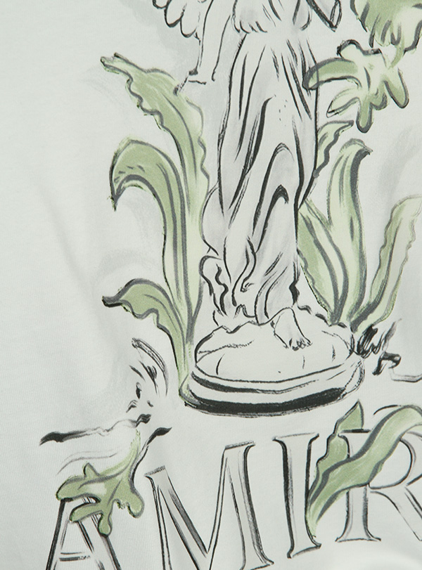 T-Shirt Garden Statue