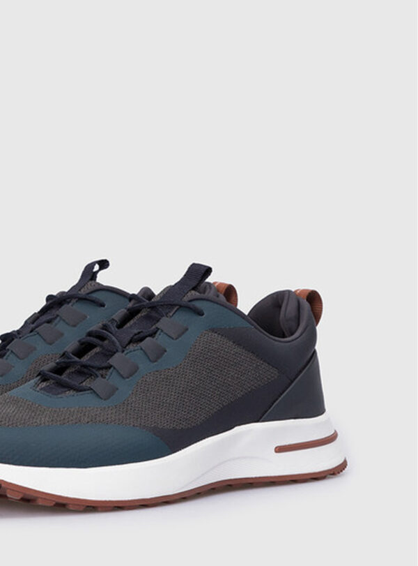 Sneaker Week End Walk