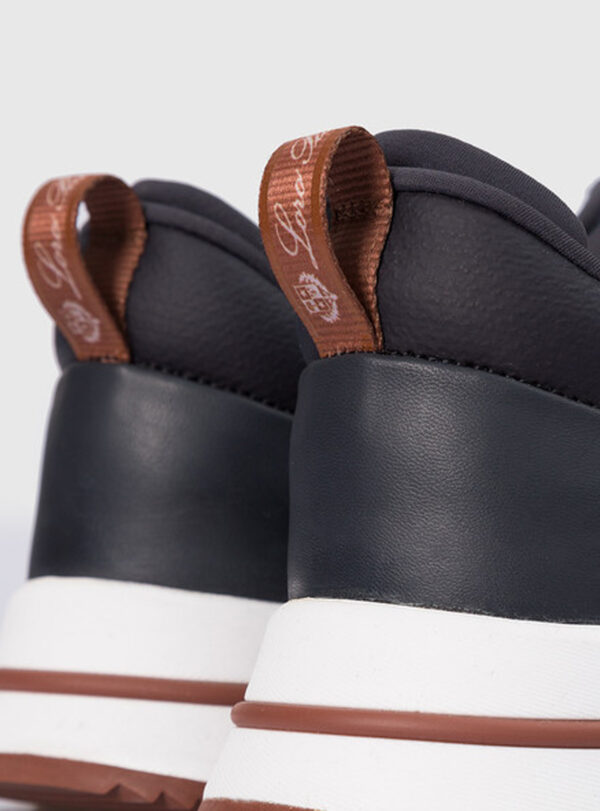 Sneaker Week End Walk